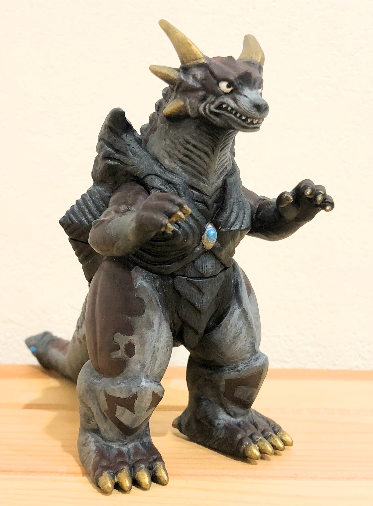 ハヤテ ジオシティ周辺 リペイント11号機 超古代狛犬怪獣ガーディ 完成しました なるべく画面の中のあの感じを再現したつもりなんですが どうでしょうかねぇ リペイント 怪獣ソフビ ウルトラ怪獣 T Co Exjkmlvtjm Twitter