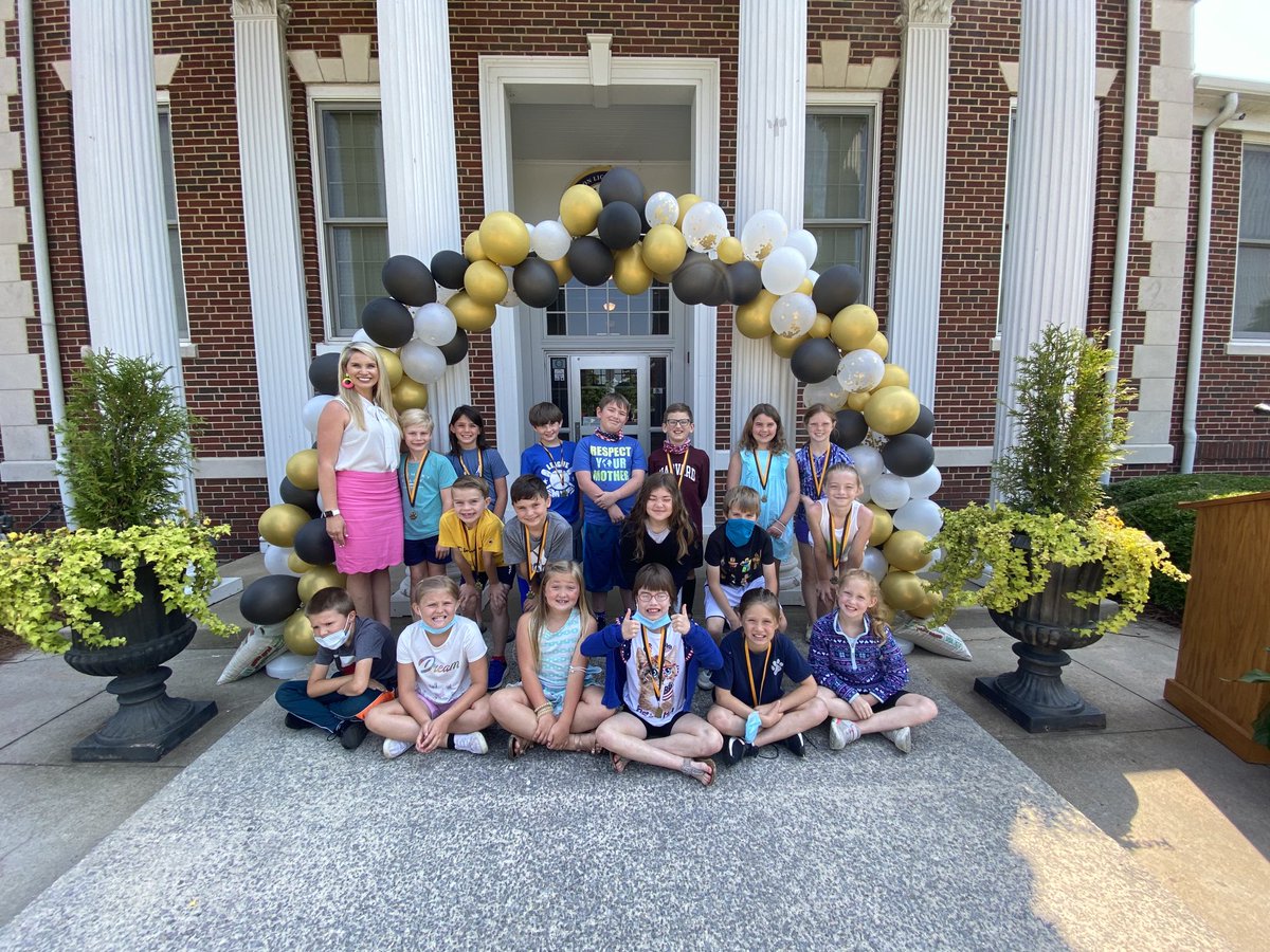 courtneyspecial's tweet image. Of course I’m proud of their academic achievements this year, but more importantly, I’m proud of the character that was developed within each child.The only way to teach the mind is to touch the heart first. Last class, “Speciale” class.⁦@EESPrincipal⁩  #specialeclass #13