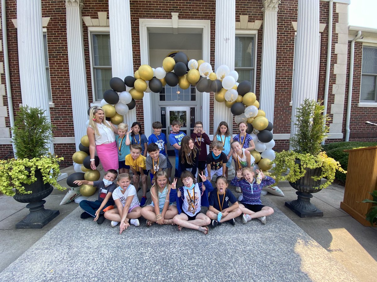 courtneyspecial's tweet image. Of course I’m proud of their academic achievements this year, but more importantly, I’m proud of the character that was developed within each child.The only way to teach the mind is to touch the heart first. Last class, “Speciale” class.⁦@EESPrincipal⁩  #specialeclass #13