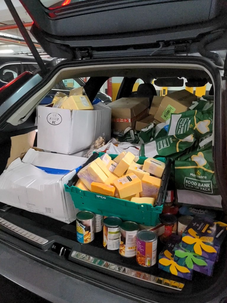 The team @Morrisons @merrioncentre look after @StVincentsLeeds all the time - but this #healthyholidaysleeds they have REALLY looked after us 😲😲 we are so grateful for their support