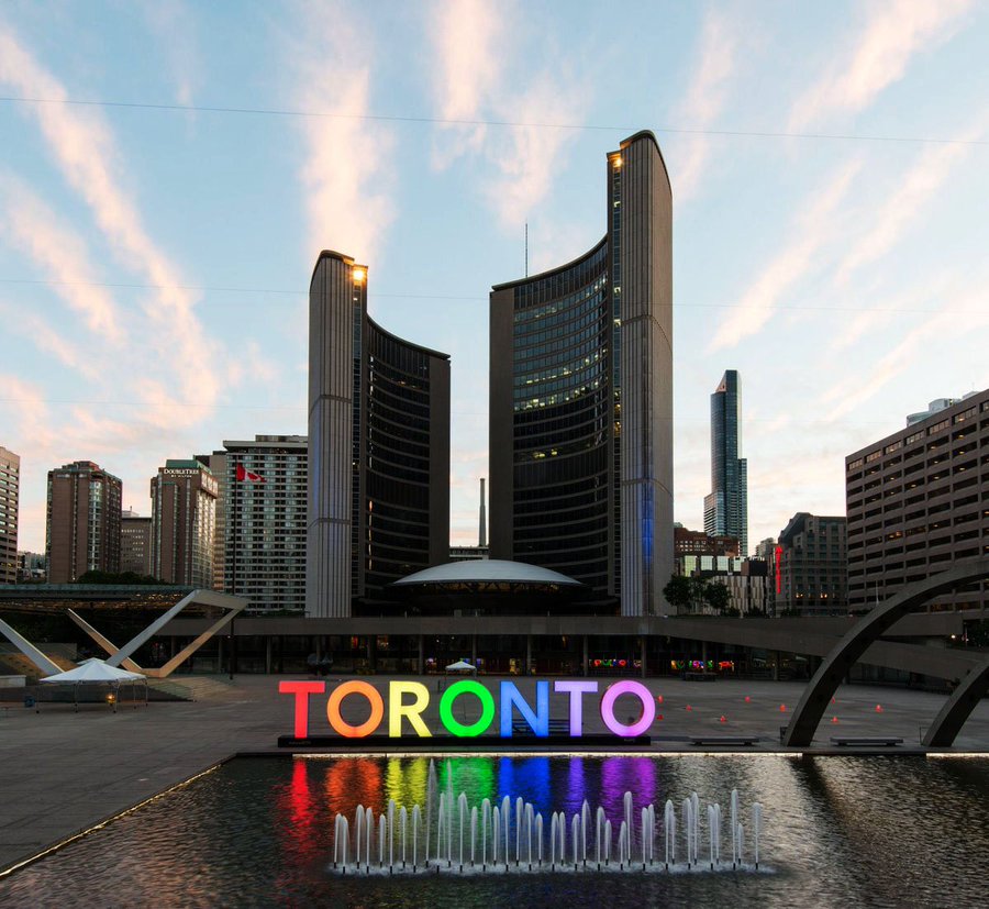 Today, the #TorontoSign is proudly lit in rainbow colours to celebrate #PrideMonth. 

Happy #PrideMonth2021, Toronto! 🏳️‍🌈🏳️‍⚧️