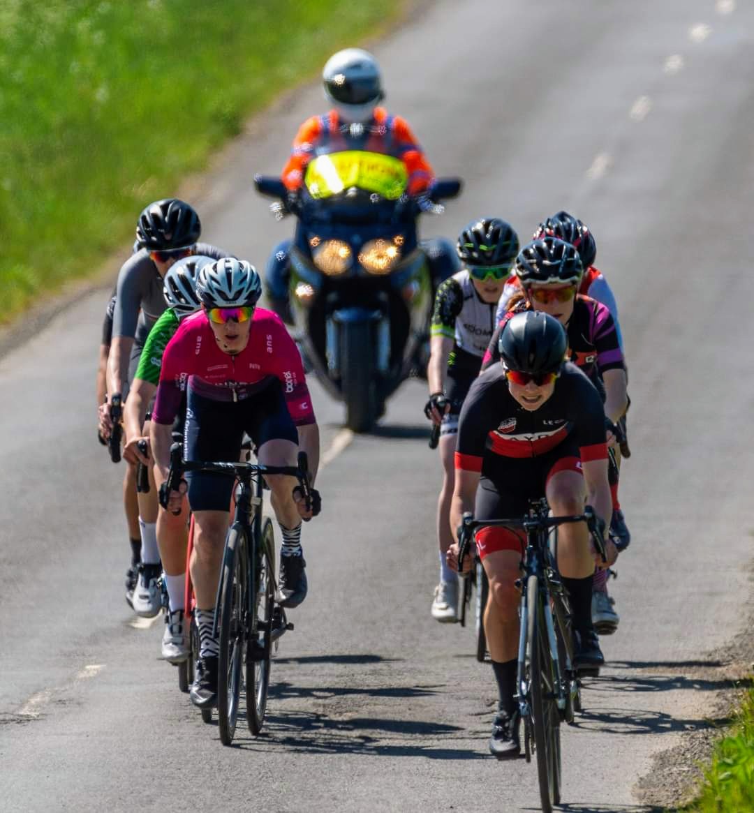 mary_wilko's tweet photo. So good to be racing again. Thank you @BC_NorthEast for putting on an excellent event on the fun Saltwick Circuit
📸 Dub Devlin
#TeamCrimson #DareToDream #LakelandInspired #UnfinishedBusiness #cycling #bikes #bikeracing #mycanyon #womenscycling #girohelmets #rapha #raphacustom https://t.co/pFQqOAf1j9