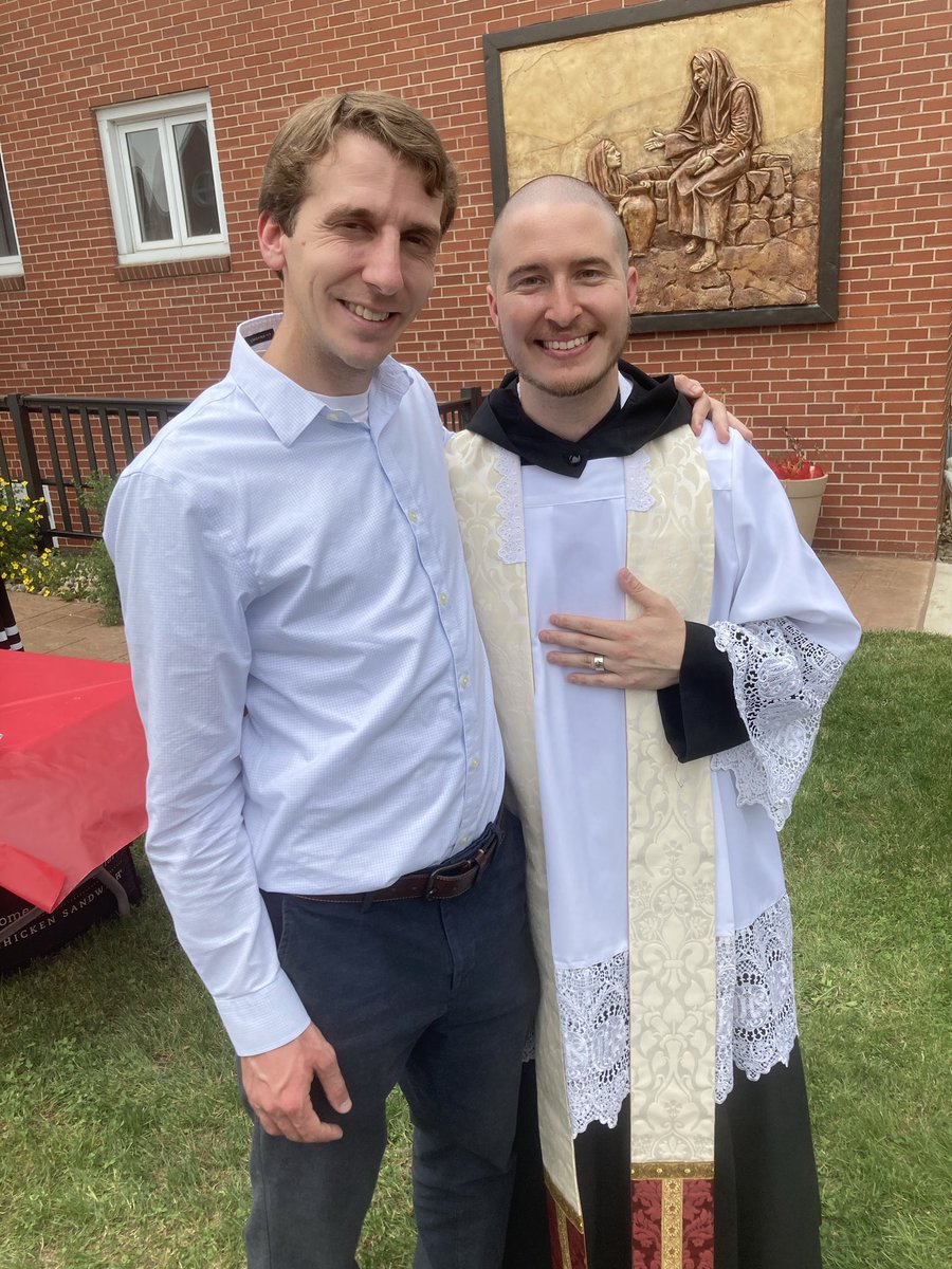 ArchRUMMEL's tweet photo. Congrats to Rummel alumnus, Fr. Cassian Edwards (Lamar) '07, on his recent ordination to the priesthood.  

Fr. Cassian is a Benedictine monk at St. Vincent's Archabbey in Latrobe, PA, pictured here with 2007 classmate and current Raider campus minister, Alex Lorio. #RummelAlumni https://t.co/D2rNvEAEKT