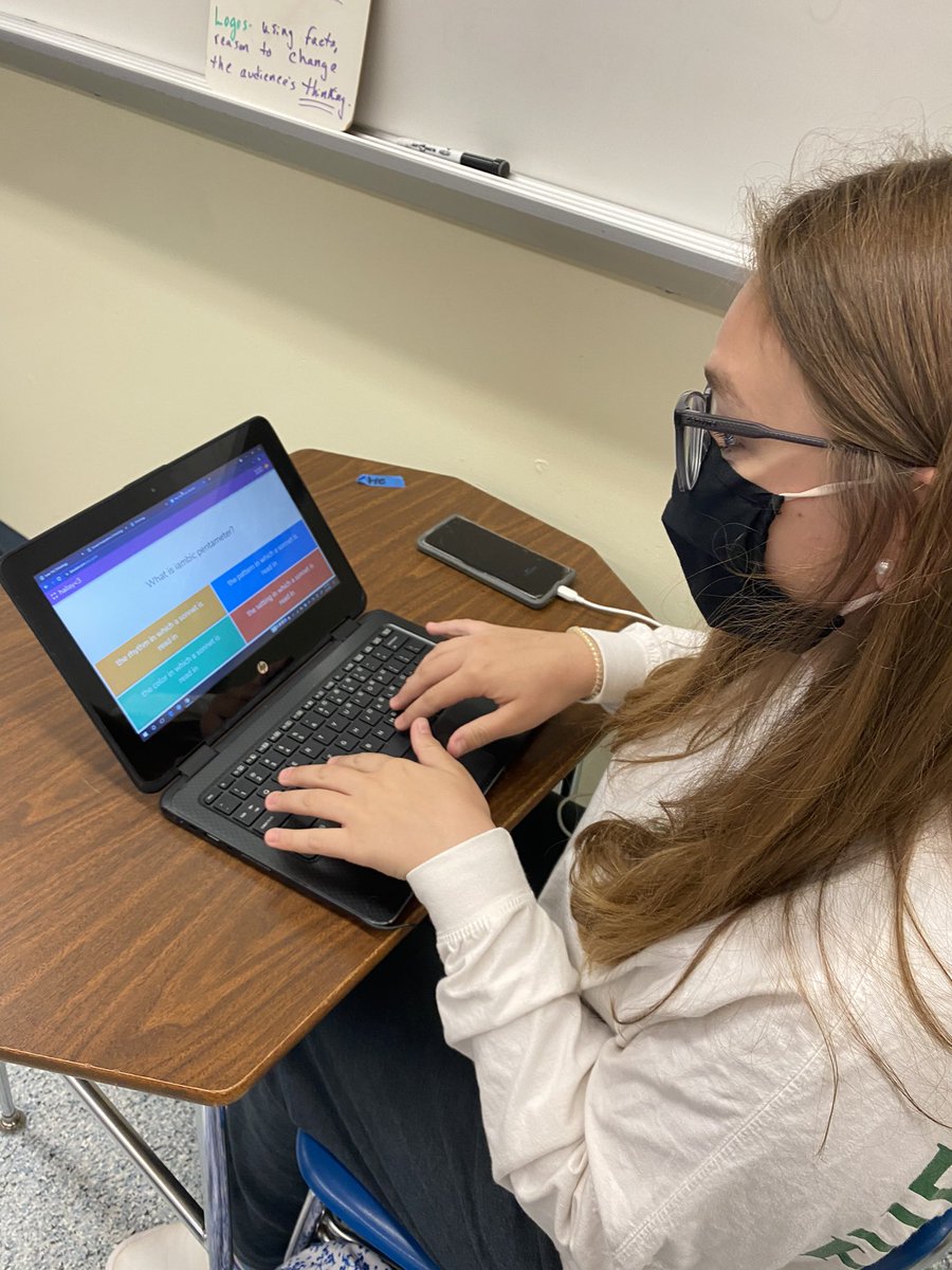 teach_MsTata's tweet photo. My students looooove blooket! Not only are they memorizing components of a sonnet, but they are having fun and being competitive! Thanks Ms. Blue for teaching me this tech tool! @ChesapeakeHS https://t.co/R77how8x07