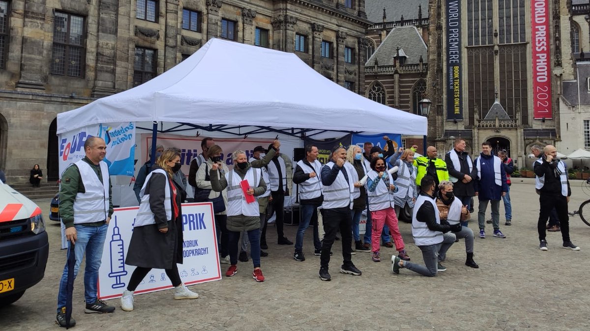 De politiebonden hebben vanmiddag met minister Grapperhaus en korpschef Van Essen een onderhandelaarsakkoord bereikt over een politie-cao voor 2021: politiebond.nl/actueel/nieuws…