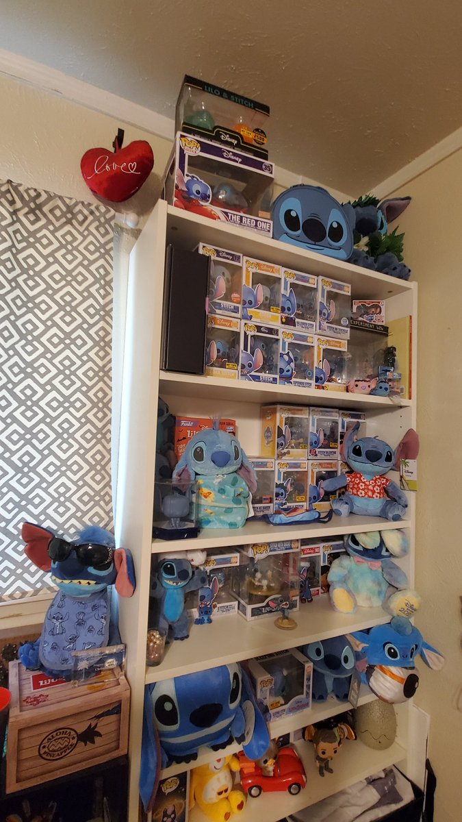 MrsChrisChris's tweet photo. @funko I need this for my collection! https://t.co/DEQ3YEN4Jq