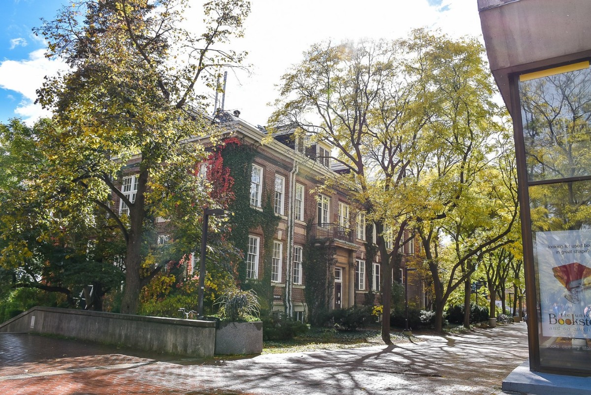 #FutureGryphons, today (June 1) is the last day to accept your offer to #UofG, to apply for residence, and pay the residence deposit!

Congratulations to everyone who received an offer. We are so excited to have you! ❤️🖤💛

Questions? Send a direct message to @UofGAdmission.