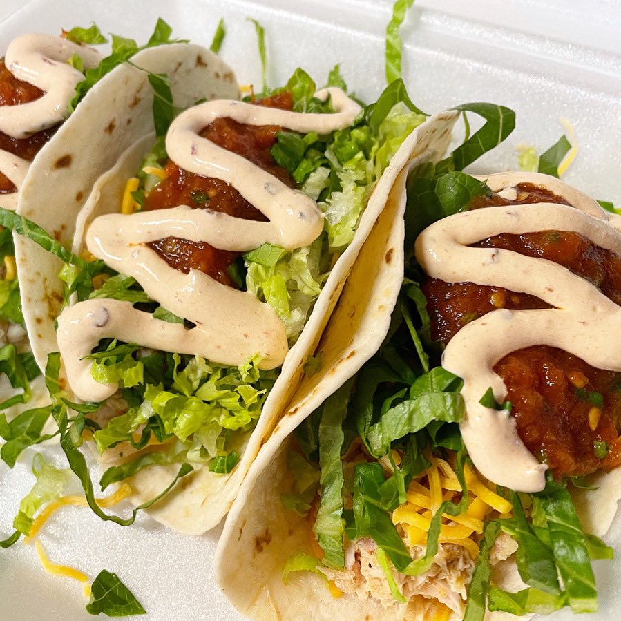 INSmokehouse's tweet photo. Happy taco Tuesday, pulled chicken tacos available from 10:30-2pm! 🌮🌮🌮
#bbq #indianasmokehouse #food #foodie #yum #tacos #supportsmallbusiness #smallbusiness #indianasmallbusiness #supportlocal #eatlocal #columbusindiana #indiana #boxedlunch https://t.co/oNT4QUCn3V