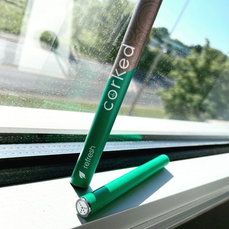 CorkedInc's tweet photo. ☀️ Sunshine is on our minds today! Perfect day for some Refresh aromatherapy! Get yours at https://t.co/144ssXLy8S

#aromatherapy #sunnydays #essentialoils #yoga #refresh #wellness #healthylifestyle #summer https://t.co/Ga2vRPlB7o