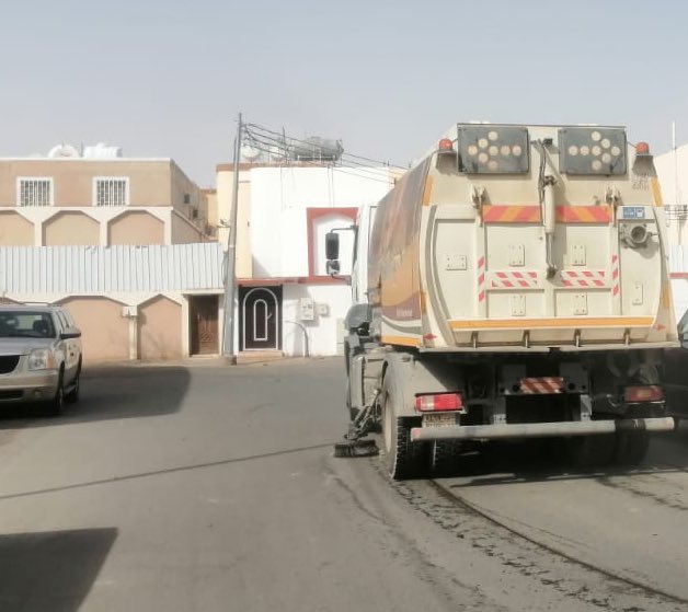 جانب من أعمال الكنس الآلي للشوارع في حملة #نجران أجمل بحي شرق الضيافة.
#أمانة_منطقة_نجران
