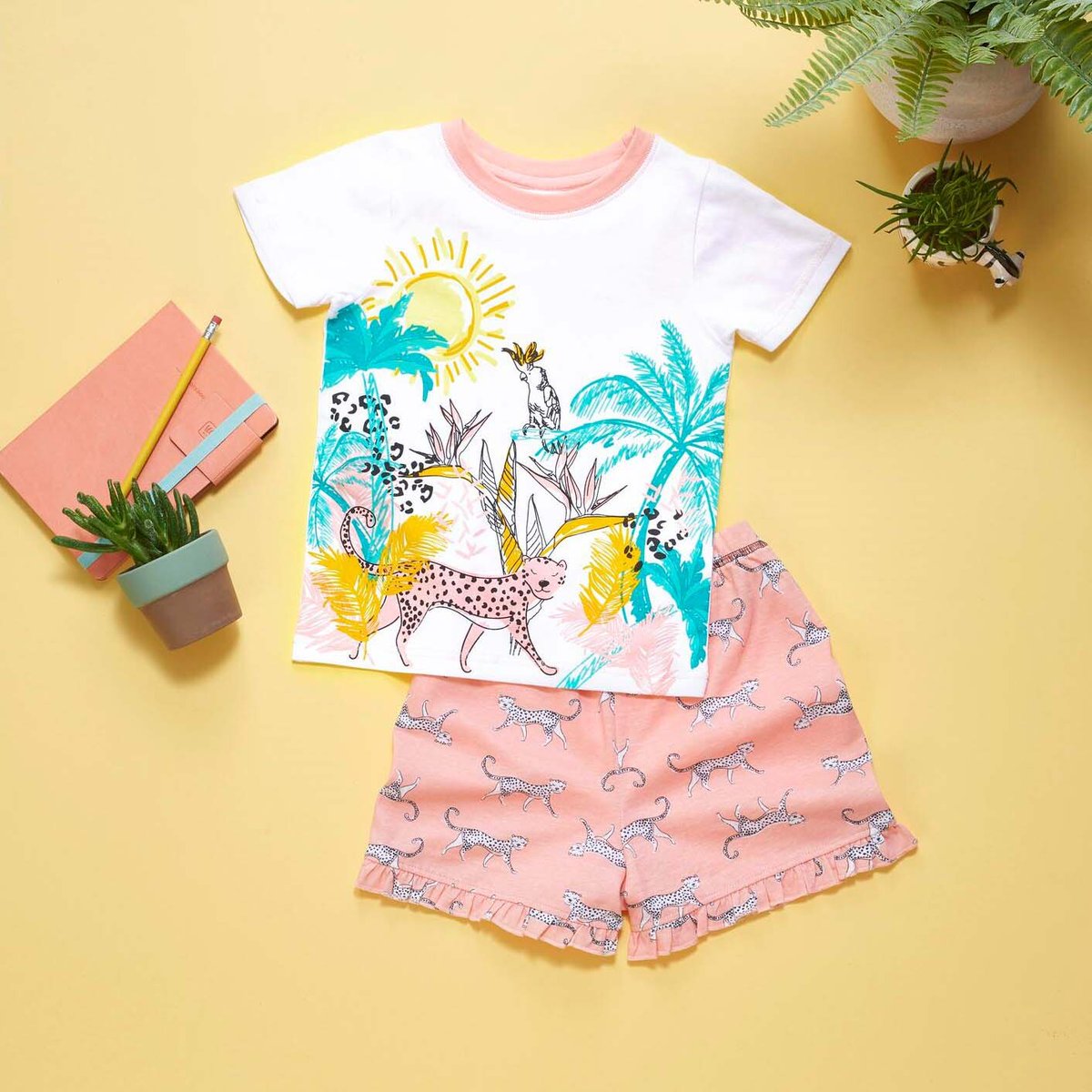 From ages 12 months all the way to 8 years, you can get your hands on these super fun Jungle print PJ's for your kids. 🌴🐆 100% cotton and amazing quality too! Check out my online store to purchase a set before they're gone. 🐯🦁
shopwithmyrep.co.uk/search/results…
#KidsPyjamas #Avon