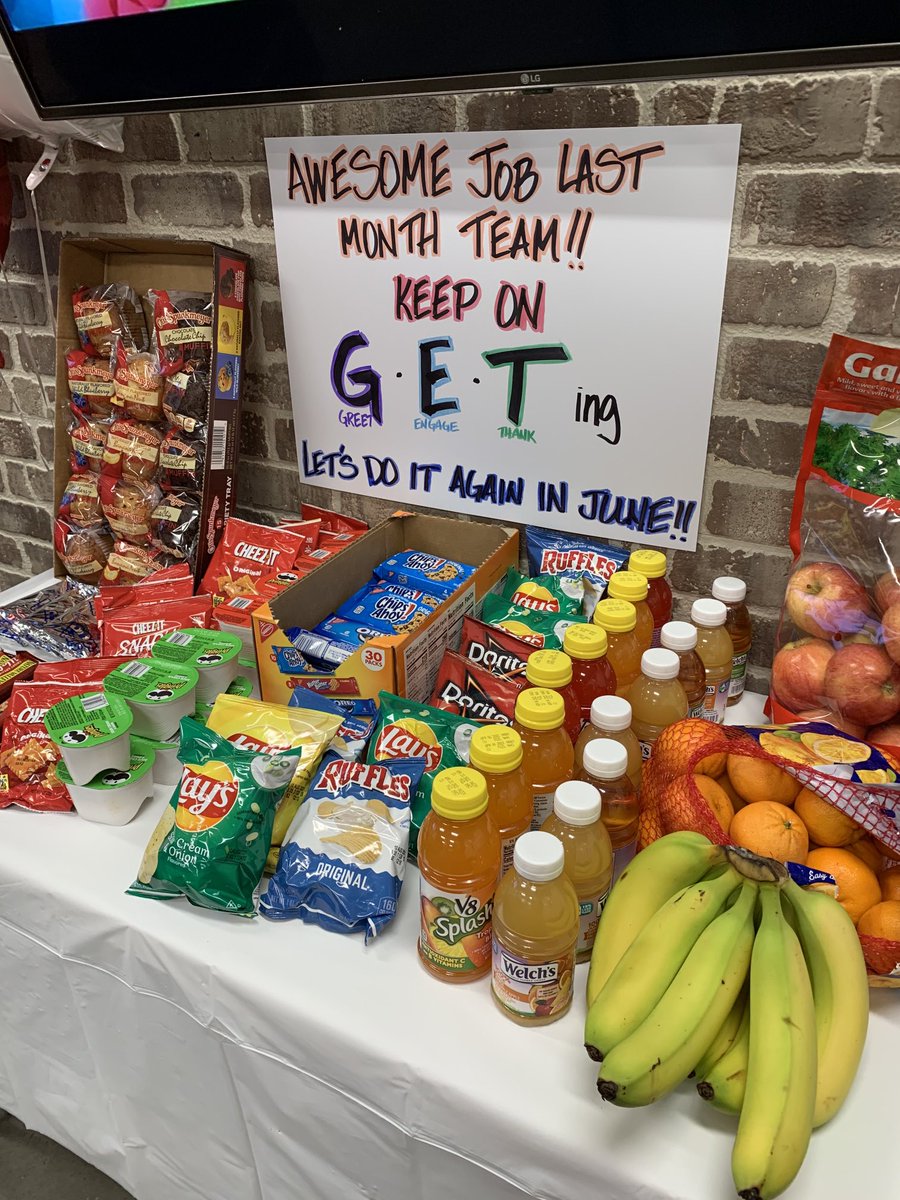 Thank you snacks for the Fort Walton Beach Team store #6301 for a job well done last month. Team 6301 ROCKS!! ⁦<a href="/BordwellPam/">Pam Bordwell</a>⁩ ⁦<a href="/SeanBrownD133/">Sean Brown</a>⁩ ⁦<a href="/WeidmanJess/">Jess Weidman</a>⁩ ⁦@ShaneBirdBaker1⁩ ⁦<a href="/paul_harger/">Paul Harger</a>⁩
