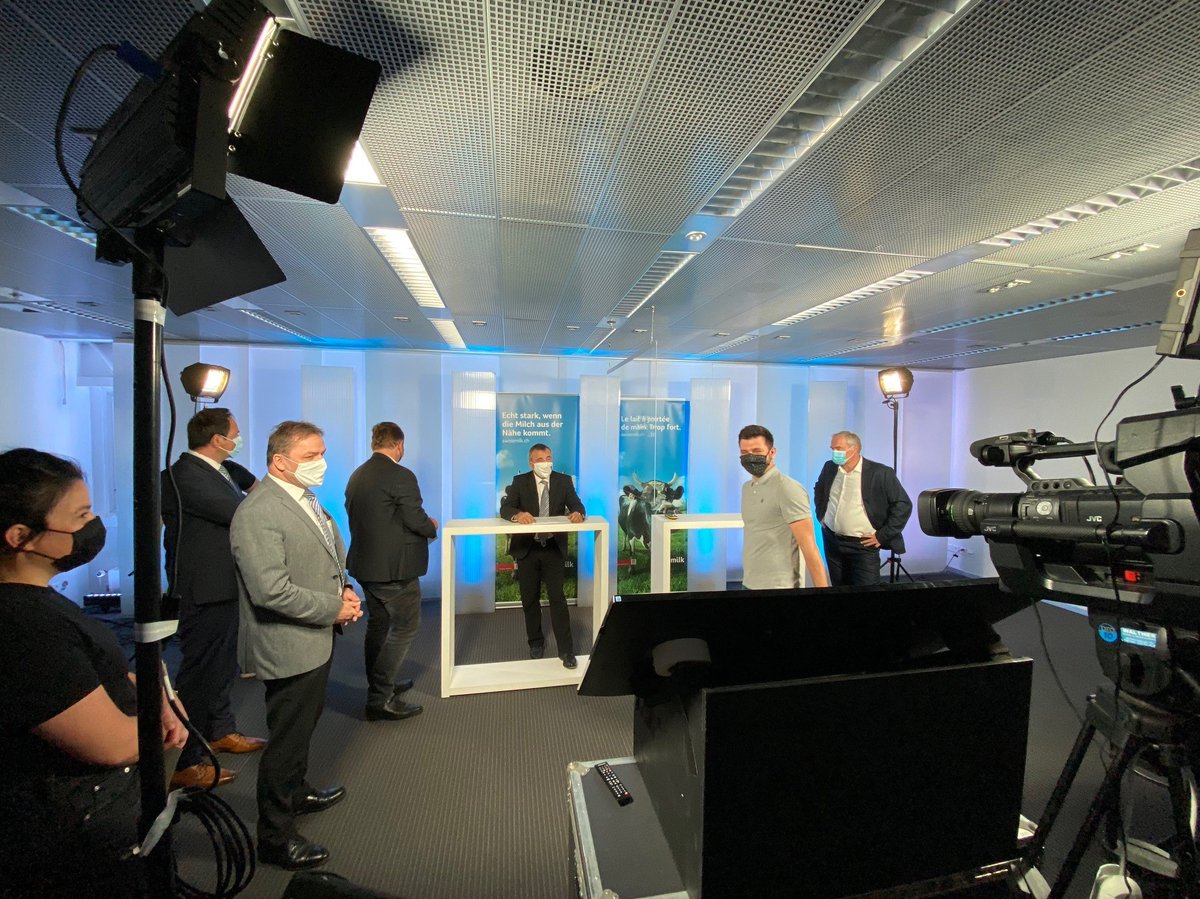 PSL_swissmilk's tweet photo. #swissmilk_news La vidéo de la séance d'information relative à l'assemblée des délégués de #SMP_PSL est maitenant en ligne: https://t.co/TsTlGRbi2L ou dans notre dernier #newsletter: https://t.co/WAmTLgjcuq https://t.co/7pj7WbsLat