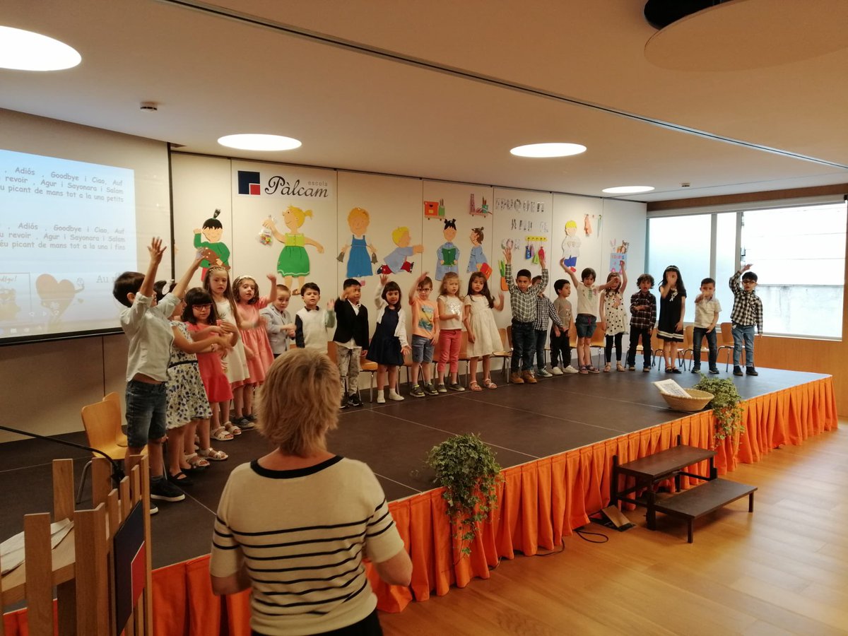 EscolaPalcam's tweet photo. Bonic comiat de la classe dels óssos polars🐻‍❄️ #P5. Aviat finalitzaran una etapa que ha estat meravellosa! #Infantil https://t.co/9HpgfdMihC