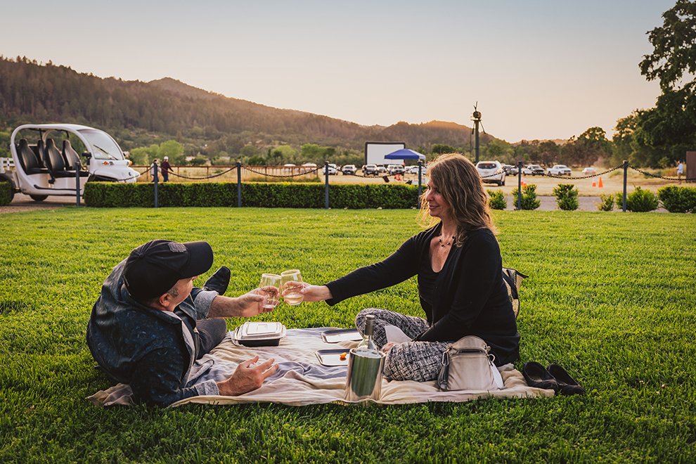 Cameo_Cinema's tweet photo. .#getoffthecouch and join us June 2 @charleskrugwine for #Cameo #DriveInSeries @Apollo13  #summer #cinemaclassics #stellar #wines 
under the stars!  The only place to be on #WineWednesday in #NapaValley  Last call for Tix https://t.co/ebjtpOoCfL https://t.co/xjb3HCazYA