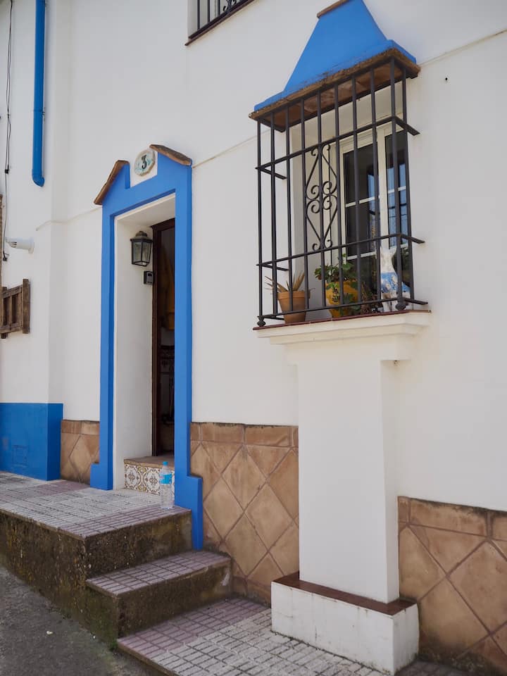 ubiworkCo's tweet photo. Have a peak to our accommodation for #remotework in GaucΓn, MΓ‘laga π»
"The Casa Azulβ is a three-bedroom townhouse with a shared pool. Check out for more details in https://t.co/P0OTtB1Jhk β‘οΈ
#ubiwork #remoteoffice #travelmalaga https://t.co/EklSm8x7nA