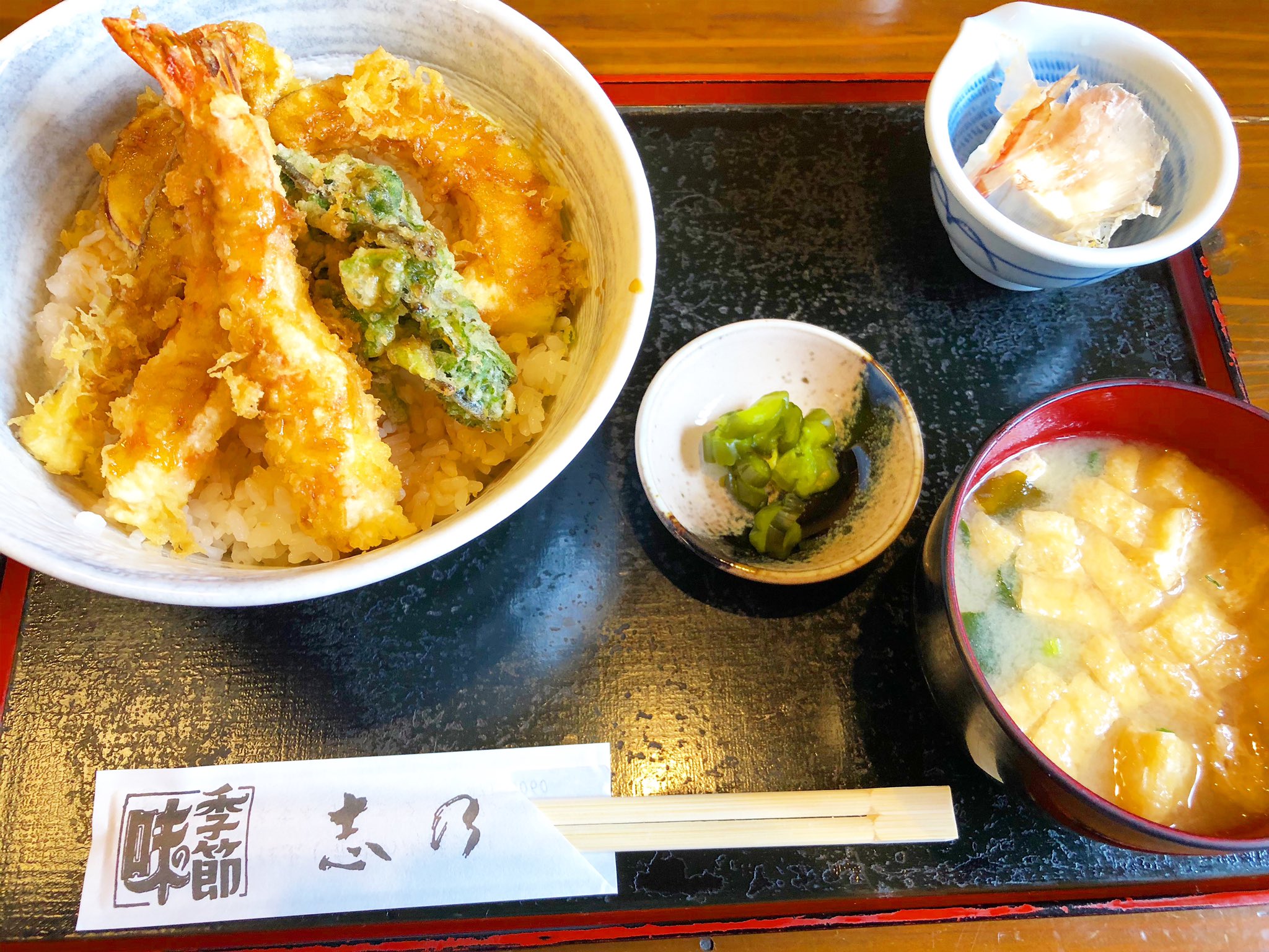 西武線グルメ 東久留米 志乃 天丼 ランチメニュー 東久留米のイトーヨーカドー近くにある和食のお店 ランチで天丼をいただきました とてもおいしかったです 夜のメニューもかなり魅力的なので今度は夜に行ってみたいと思います 西武池袋線 東