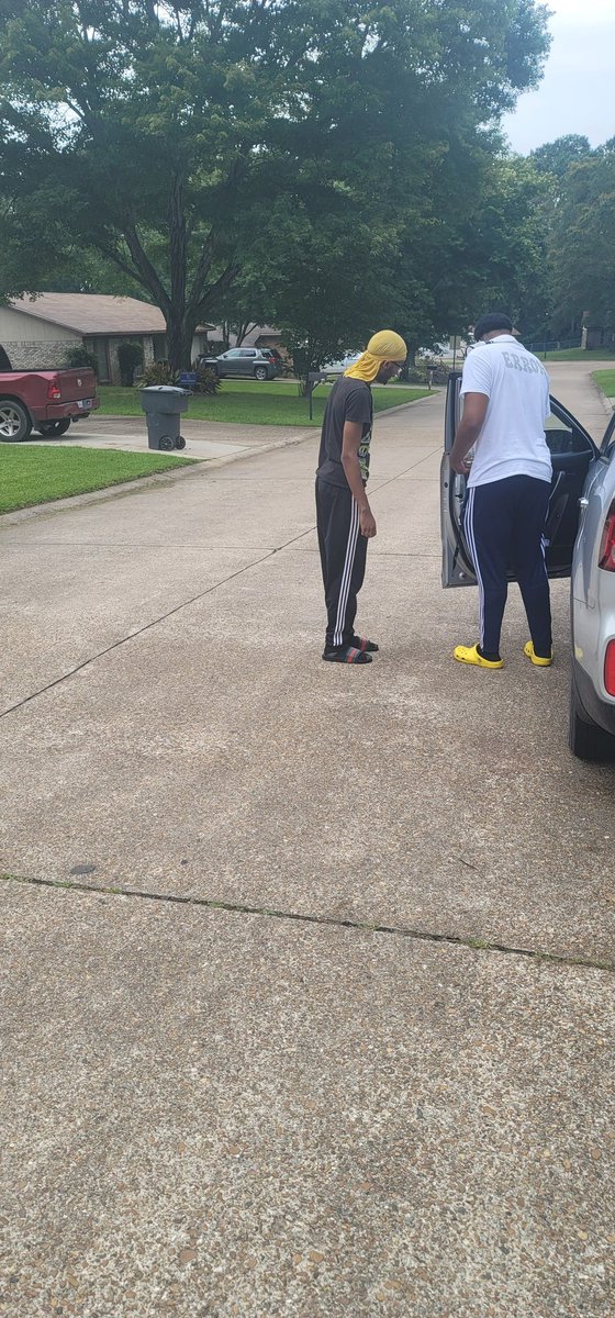 TheOGUncleE's tweet image. It&apos;s moving day @ErronBean2!! @ethanmahoney23 with the assist!! #TechBound