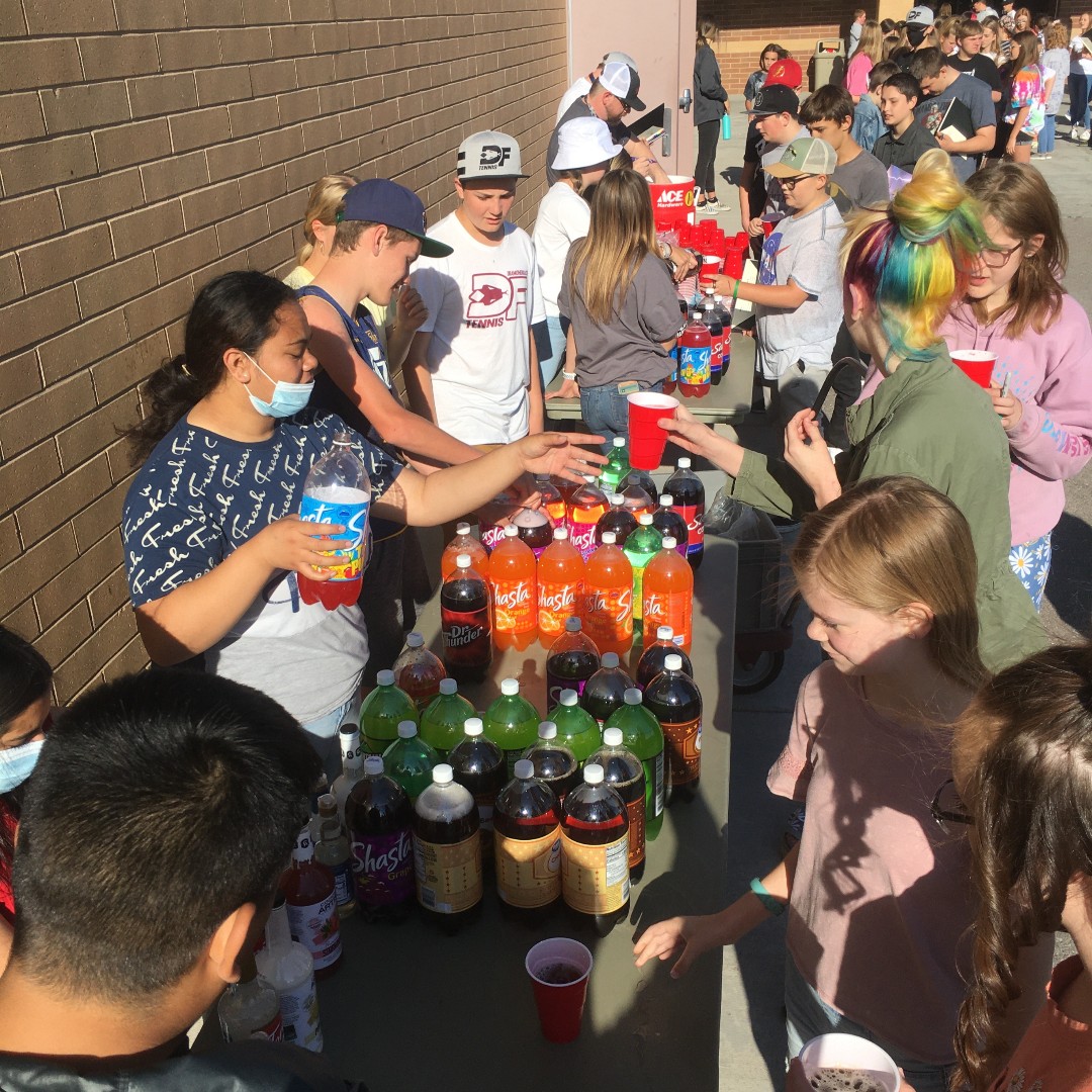 DiamondForkMS's tweet image. Is it too soon to reminisce about the last day of school?  nah. We had a blast on the field/blacktop, in the Aux Gym, and especially with the soda table!  We will miss all of our Diamondbacks as they go off to change the world!

#DFMS #neboheroes #NeboHero #LoveTeaching