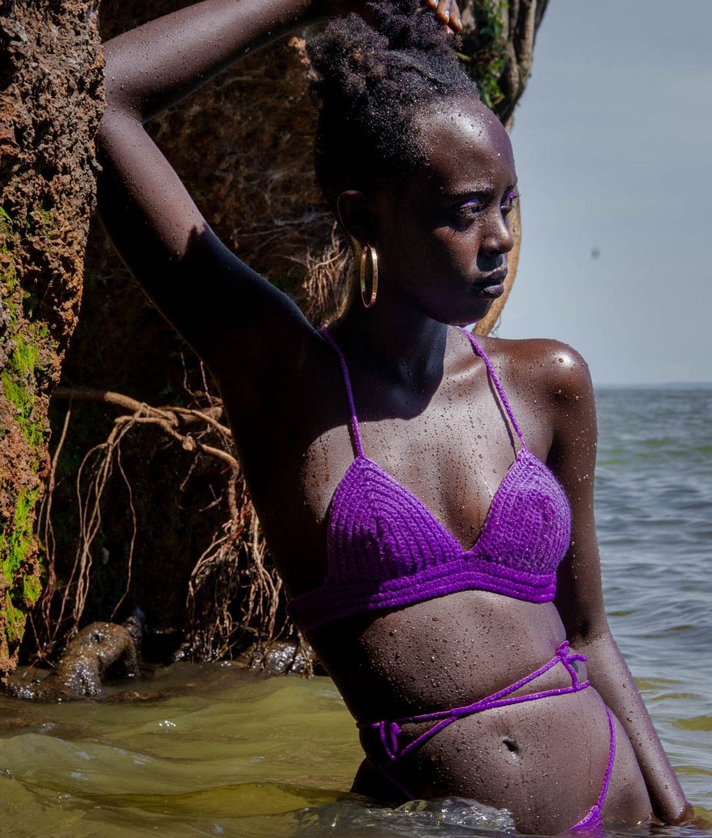 itsmdnyt's tweet photo. Where I come from, the lady in this picture is "naked". Because among other reasons, is a fetish amongst males in my culture about " belly buttons", so it's taboo for a woman to show her belly...
(Story will continue)
#itsmdnyt#birthmonth#anitanaldip#panosphotography#mystory https://t.co/UjXPGikFZ6
