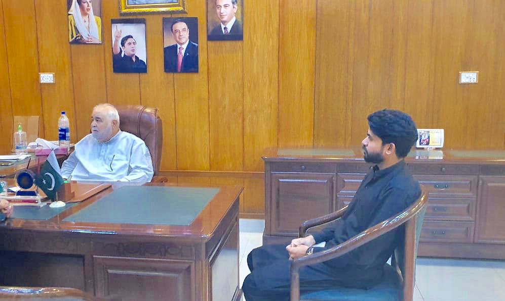 MattoSheraz's tweet photo. صوبائی وزیر اقلیتی امور و خوراک سندھ، #سیٹھ_ہری_رام_کیسوری_لعل سے صدر #PPP مینارٹی ونگ کراچی ڈویژن @MattoMushtaqکی ملاقات انکی خیریت دریافت کی اور اس موقع پر سیکرٹری اطلاعات و نشریات #PPP مینارٹی ونگ ڈسٹرکٹ کورنگی@aftabmatto24 بھی موجود تھے
@BBhuttoZardari https://t.co/CZ2FvjXu5q