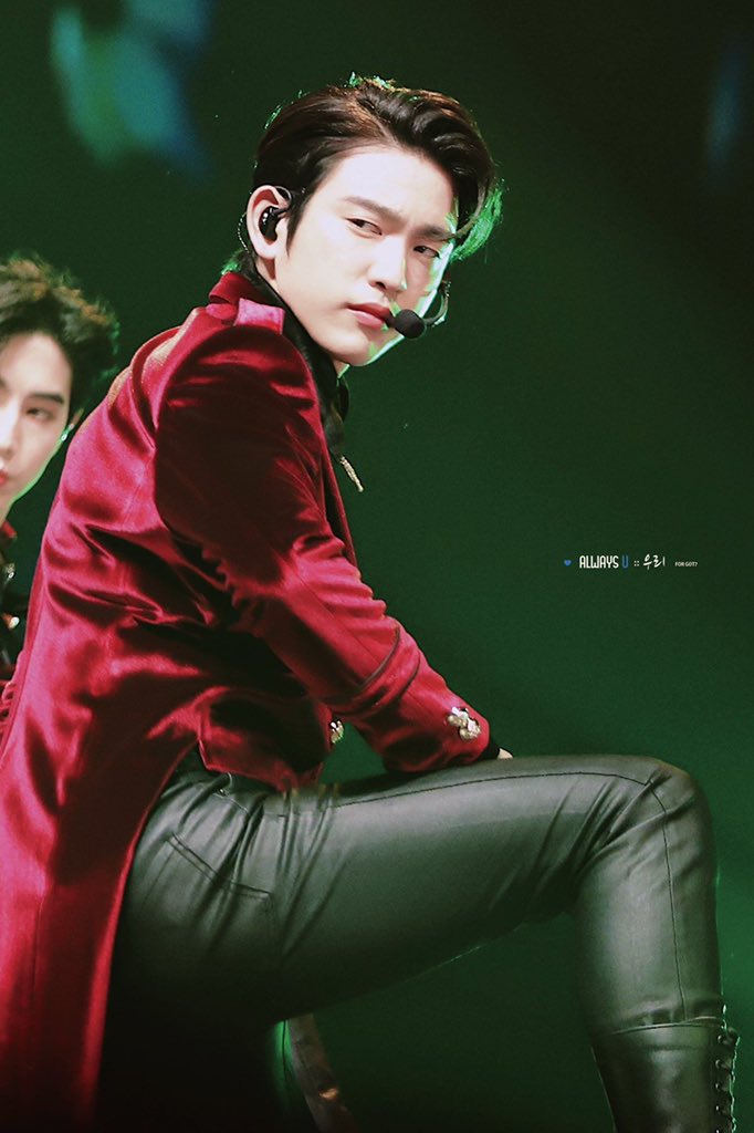 ThighsLegendary's tweet photo. 59. Jinyoung from GOT7 https://t.co/i565OrZoZN