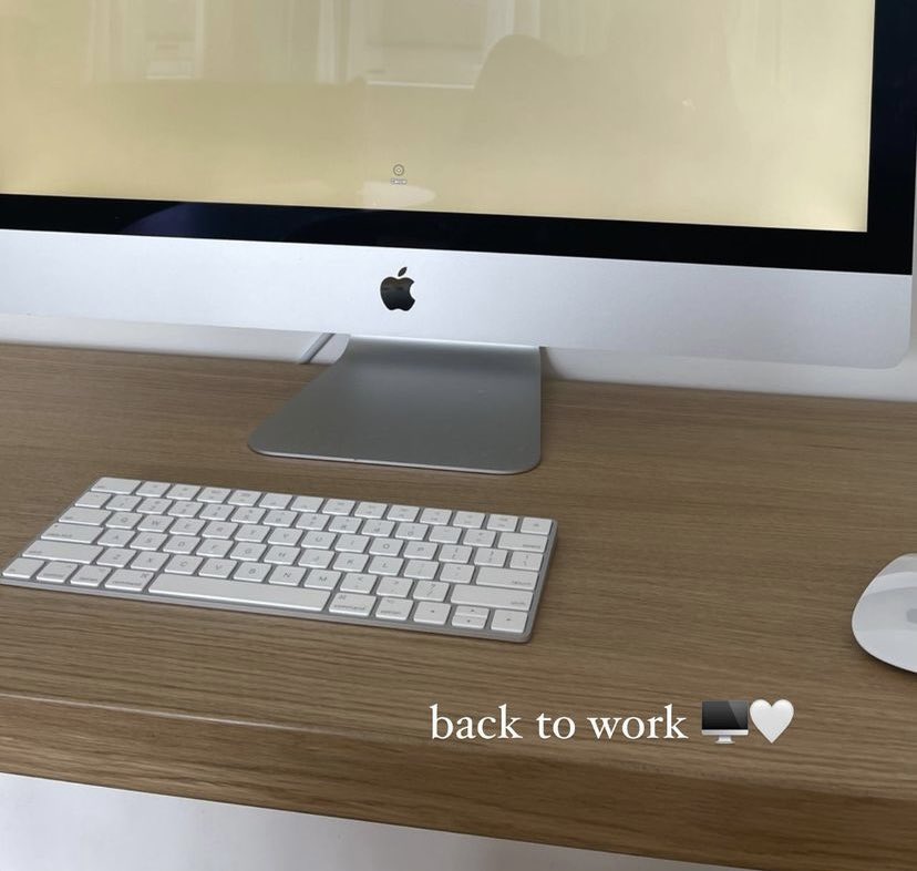 MAISONSTLAURENT's tweet photo. new month, new goals https://t.co/uarxmq7j9A