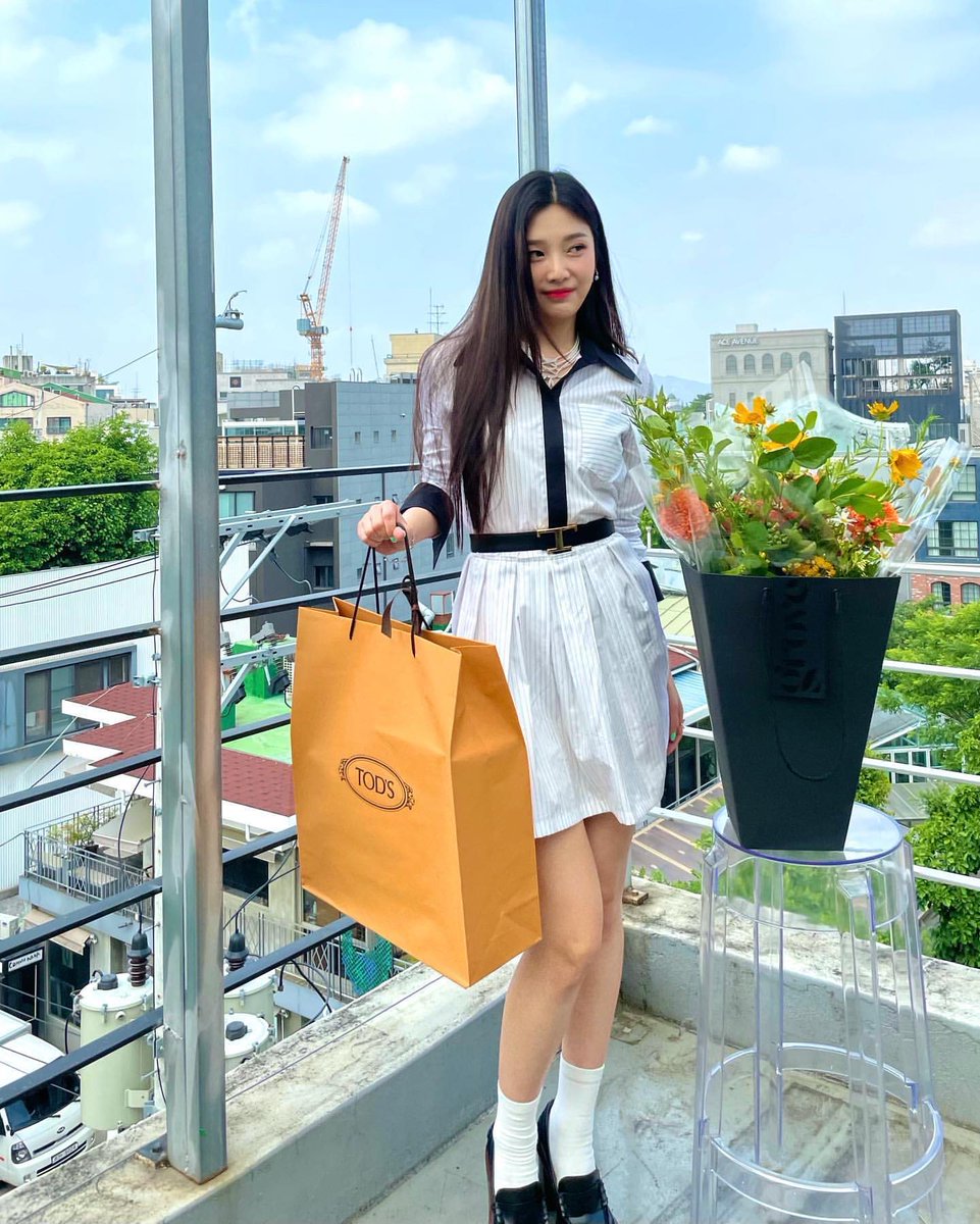 Joyiese's tweet photo. I'm thankful for a million things today, and Tod's is at the top of the list for sure. Beyond grateful for the constant love and support of their sweet soul. 💚 https://t.co/YO7bTQ0I8J