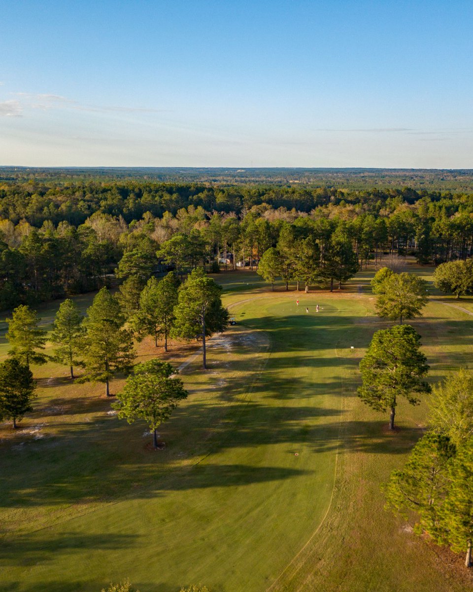 CourseScout's tweet image. The 1st to correctly guess this hole at Pine Creek Golf Club will be mailed 2 FREE koozies! 
coursescout.io/courses/pine-c…