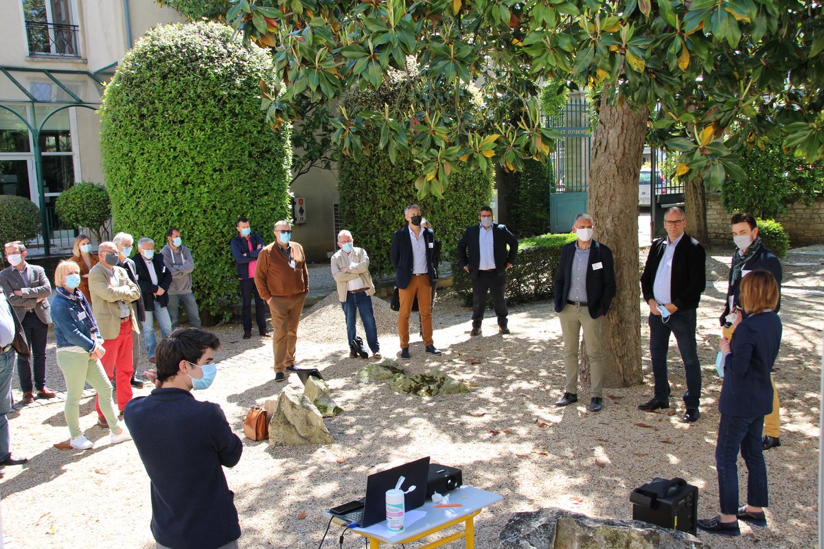 CE_LoireCentre's tweet photo. Lancement de la 3e promotion #BusinessClassPME ! ➡️ Un dispositif d’accompagnement et d'accélération des projets innovants de la @cci_indre , que la CE_LoireCentre est fière de soutenir. 🚀
Plus d'infos : https://t.co/Ou6IpfWvcU
#entreprise #Entrepreneur #Innovation https://t.co/XnjHMWFtaz