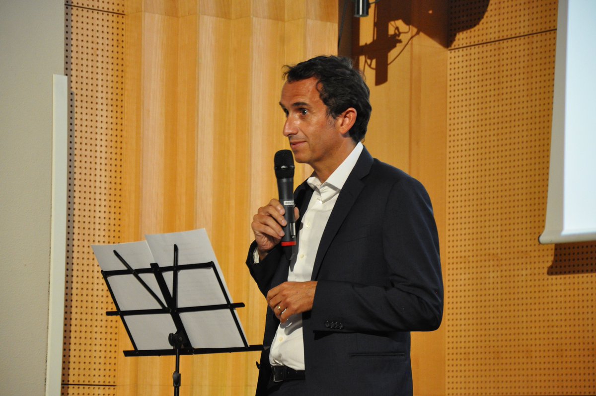 sciencespo's tweet photo. Hier, nous avons fêté les 20 ans des Conventions Éducation Prioritaire et la réussite d'un pari : conjuguer l’excellence et le volontarisme dans l’ouverture sociale. 
(Re)vivez ce moment fort en replay ➡️ https://t.co/disnj3GbOp #20ansCEP #ScPoLiveMagazine https://t.co/NbZN8NZbj0