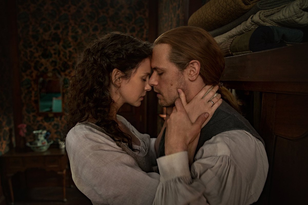 SamHeughan's tweet photo. THATS A WRAP!!!!

Well... on Friday.

Season 6 @Outlander_STARZ is FINISHED! 
We have an extended length first ep for you too.
This season will be 8eps with an extended season 7....
Much to celebrate! 
😘🥃 https://t.co/R1qNiXHLcJ