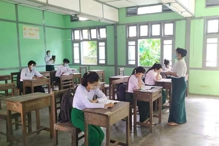 mthaw_mm's tweet photo. #Myanmar made milestone again; student-teacher ratio of 6:1. Beat that Singapore! https://t.co/S1UORmZBe5