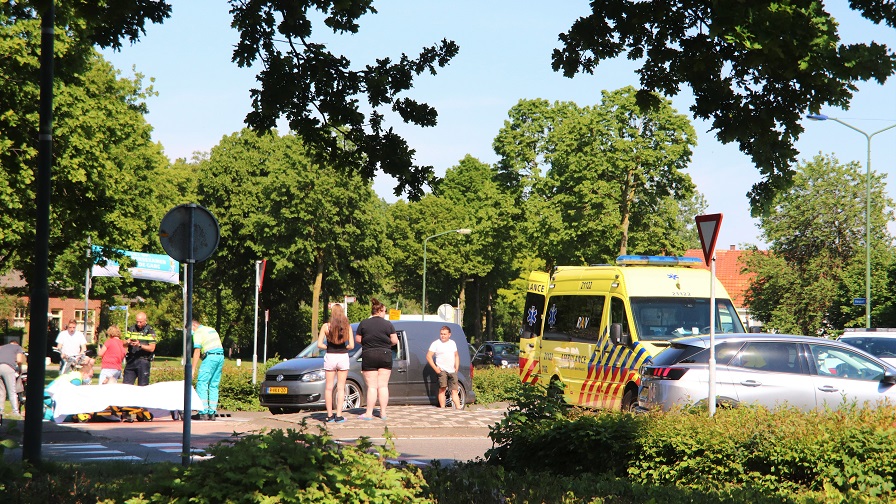 Fietser gewond bij aanrijding op rotonde Erpseweg..