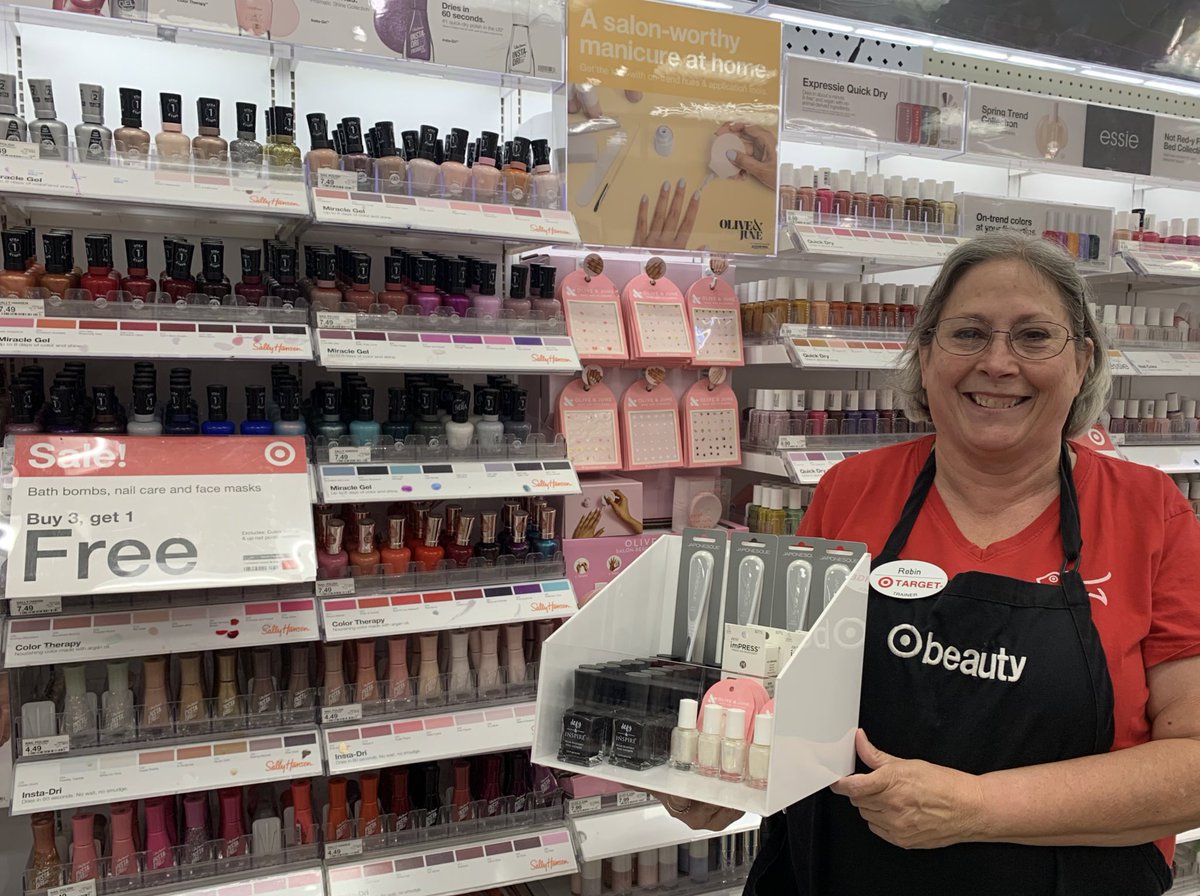 Happy National Nail Care Day 💅🏼
Our Beauty DBO Robin is ready to GROW our guests’ knowledge of all the amazing nail care items we have to offer and our amazing sales! #CareGrowWinTogether 
 @T1286V <a href="/b_1286/">b</a> @hasty_sarah28 <a href="/CT1286/">CharityT1286</a> <a href="/Target_David/">David Williams</a> <a href="/veramay11/">April Bengert</a> @jessicavv1286