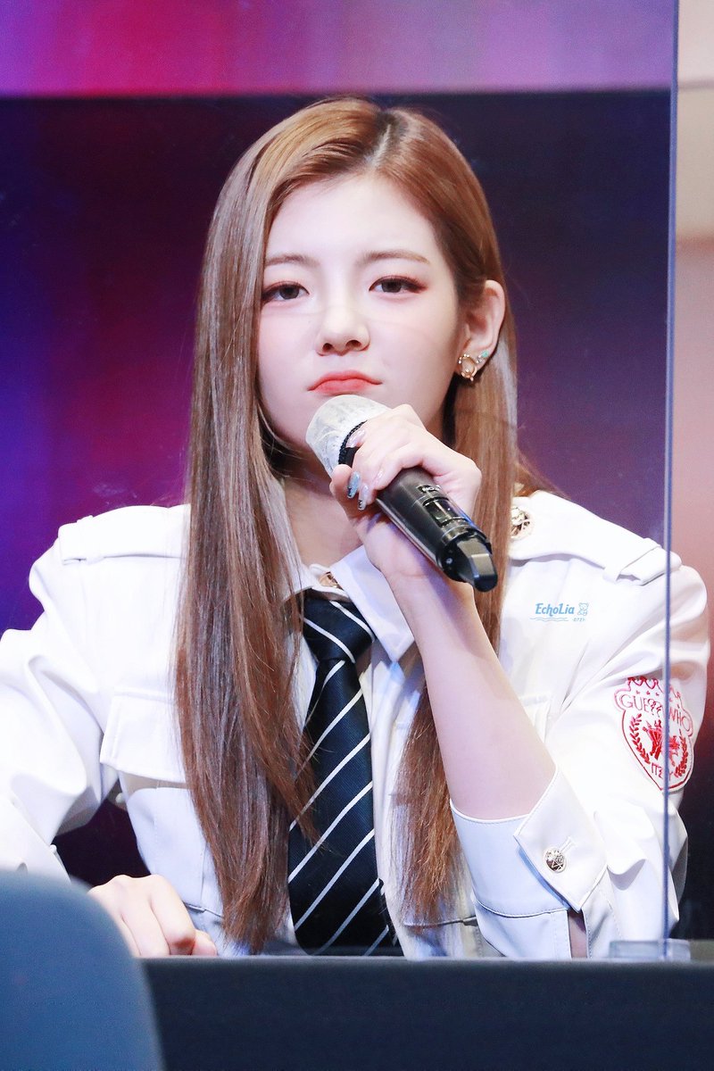 echo_lia's tweet photo. 210530 HD

Echo Lia

#리아 #LIA #ITZY #있지 #최지수 https://t.co/o1XlgAEjNA
