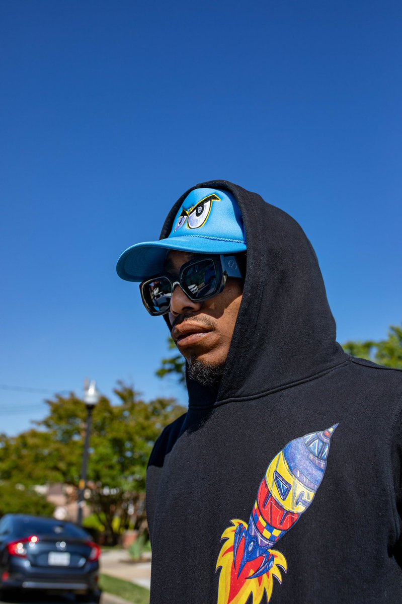 AyyeeLuv's tweet image. NEW HATS DROP TODAY!!! @vividdope VividDope.com 

#ShopWithFamily 

#Shoutout to @allhomage @eatthebrand &amp;amp; @finorx #DontWashbuyNew

For always keeping me fly!