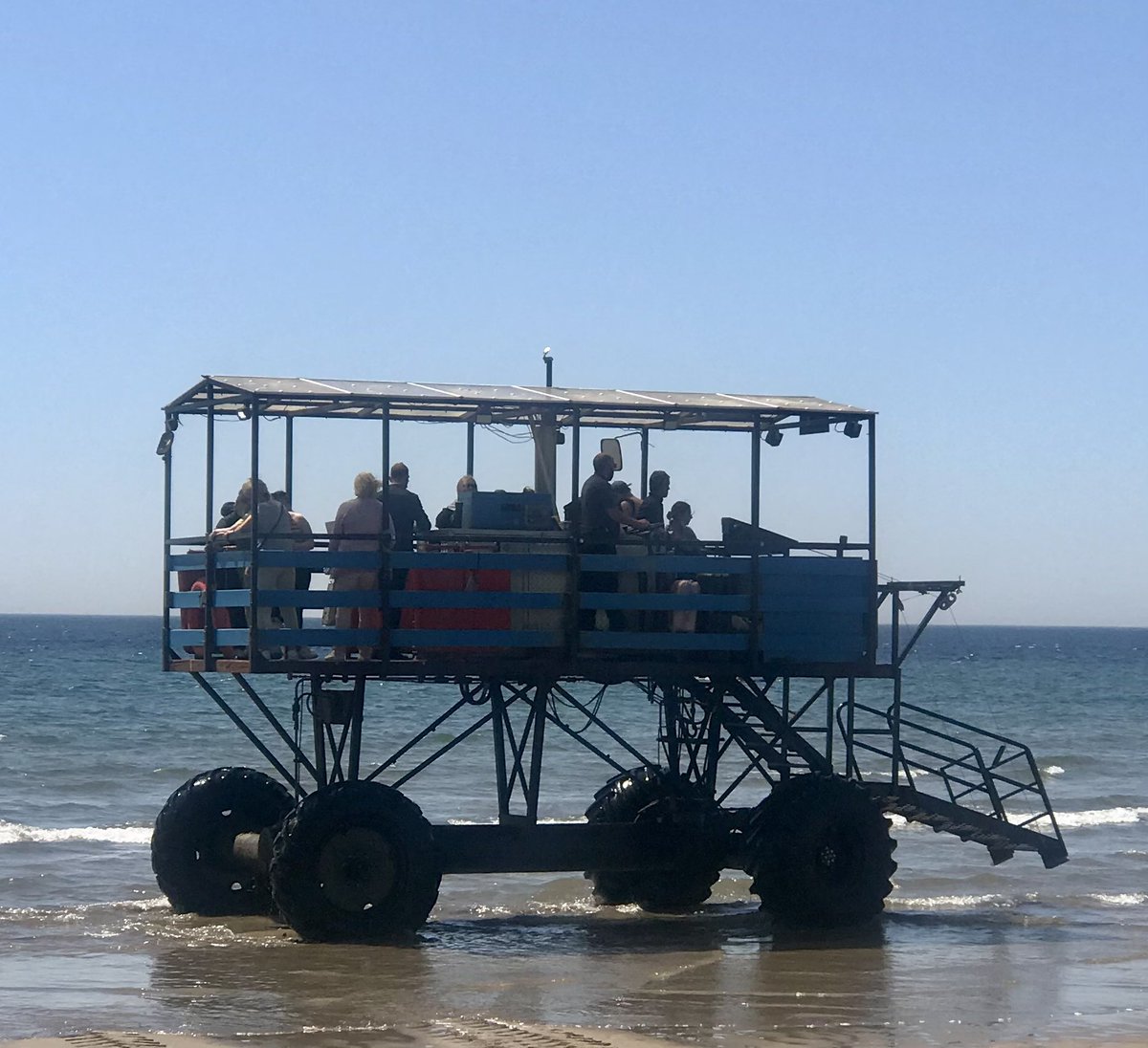 mikeharding26's tweet photo. Had a lovely time today at #BurghIsland the sea tractor was fully booked with wedding guests going to the hotel so we waded across hoping for lunch at the #PilchardInn but they were closed 🤨 anyway the sun was shining, the views fantastic, we had a laugh and a great time 😎☀️ https://t.co/A2JftKYMvw
