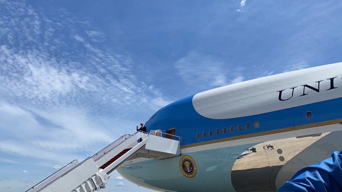 jeffmason1's tweet image. .⁦@POTUS⁩ departs for Oklahoma to commemorate the 100th anniversary of the race massacre in Tulsa.