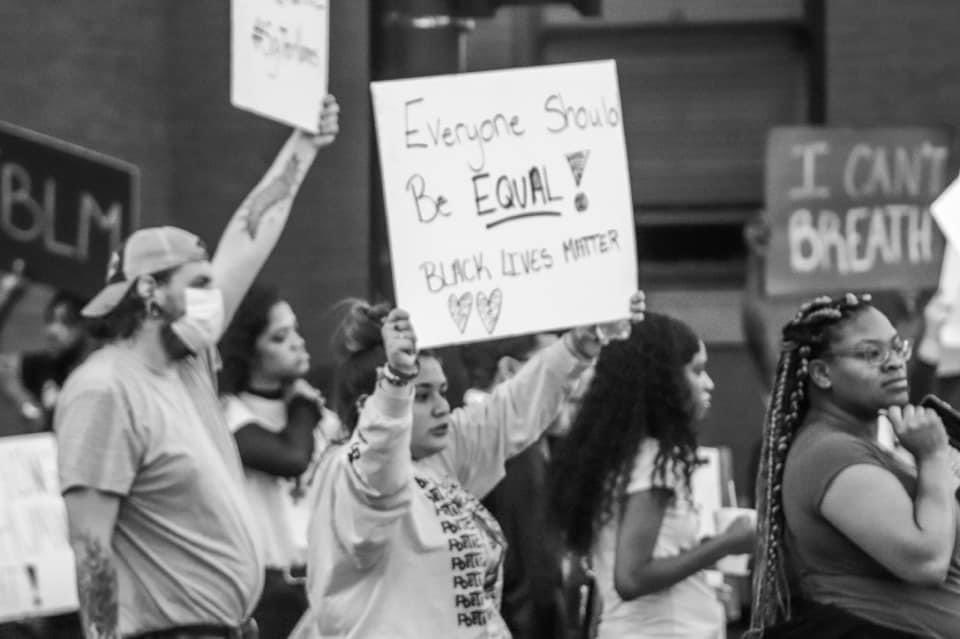 ACoreyBphoto's tweet photo. If you don’t stand for something, you will fall for anything✊🏾
June 1st, 2020 Protest‼️
#CoreyBphotography #btswithcoreyb #TheMoment https://t.co/2sSBqBNVz6
