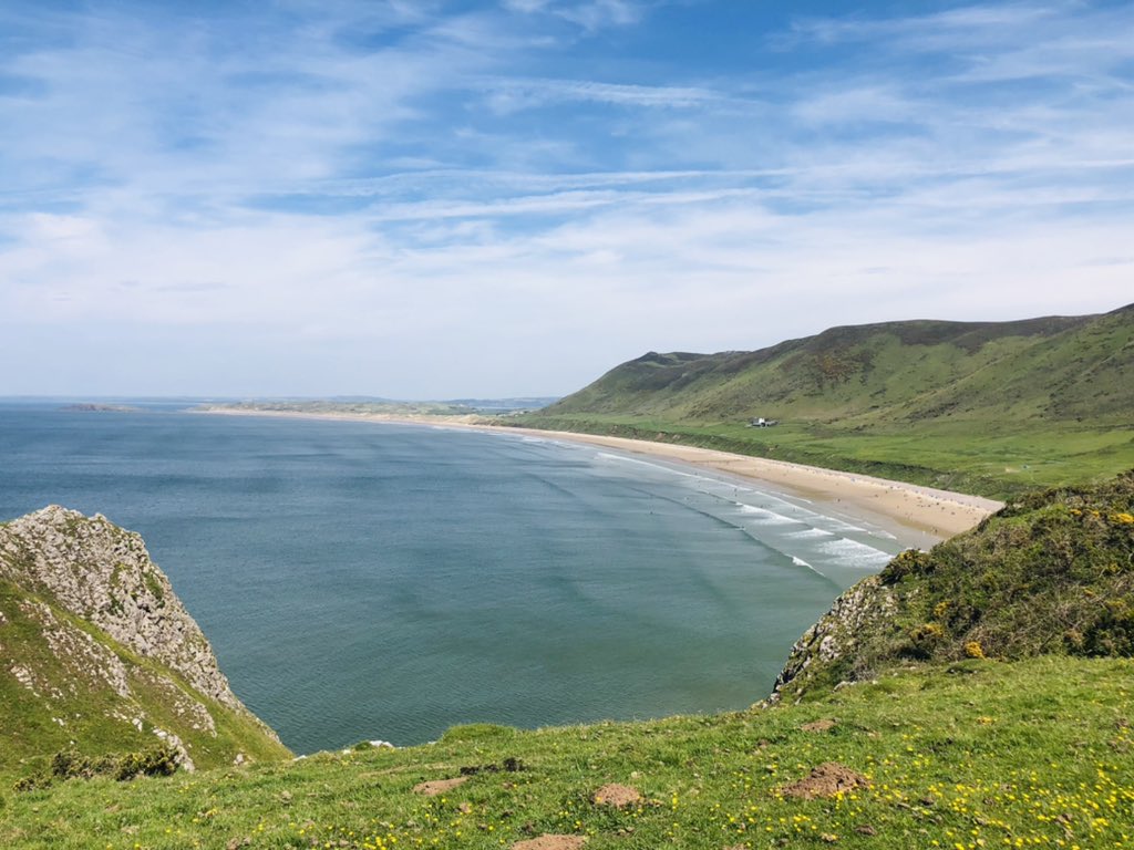 RickyPurdy1's tweet photo. As offices go, today’s is a pretty good one.

#tuesdaymotivations with #rhossili (officially in the UK’s top 3 beaches) on my doorstep.

#luckyman #ZoomWithAView https://t.co/fgYTpklUj6
