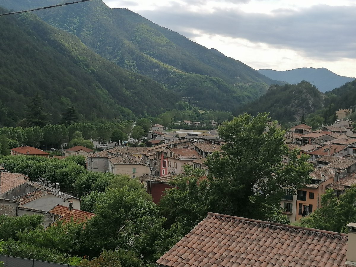 FranckLavagna's tweet photo. @Puget_theniers
La #petitevillededemain qui avance @AlpesAzur
✨Arrivée de la fibre @OrangePACA 800 foyers éligibles sur le réseau #thd06
🥇Un campus connecté
🔥 Des camions à énergie propre par recyclage plastique 1ere mondiale
#petitevillededemain @AlpesMaritimes https://t.co/hNl8kZases