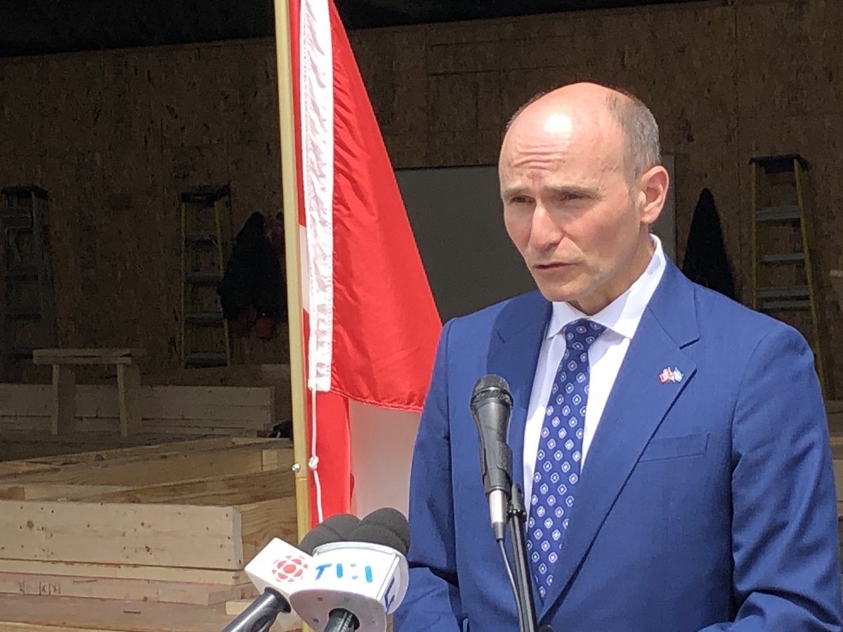 1ere sortie publique de ⁦<a href="/jyduclos/">Jean-Yves Duclos</a>⁩ sur le 3e lien: « Le gouvernement fédéral ne finance plus les projets autoroutiers », tranche-t-il, avant de préciser qu’il veut « mieux comprendre » le volet transport collectif du tunnel de la ⁦#CAQ. #rcqc #polqc #polcan