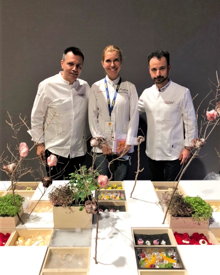 DiscoverMoscow's tweet photo. Moscow participates in a gastronomic congress @madridfusion. It gathers over 100 renowned chefs from all over the 🌎! At the congress 🇷🇺 is represented by Ekaterina Alekhina, chef at gastrobistro “Biologie”#Moscowcuisine #MadridFusion2021 #MadridFusion https://t.co/z2xFZ0qqr3 https://t.co/Iq0m4qvKqp