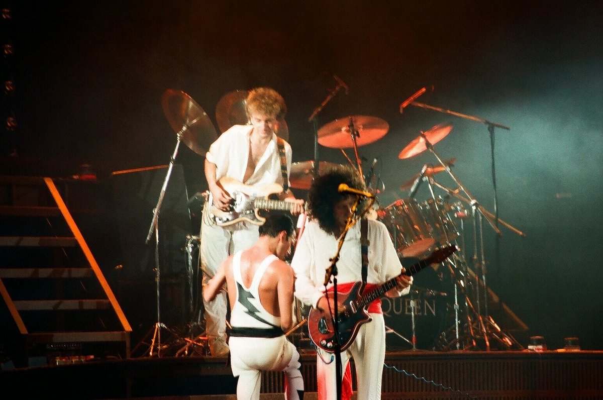 Queen seven. Jonathan queen. max queen 7.