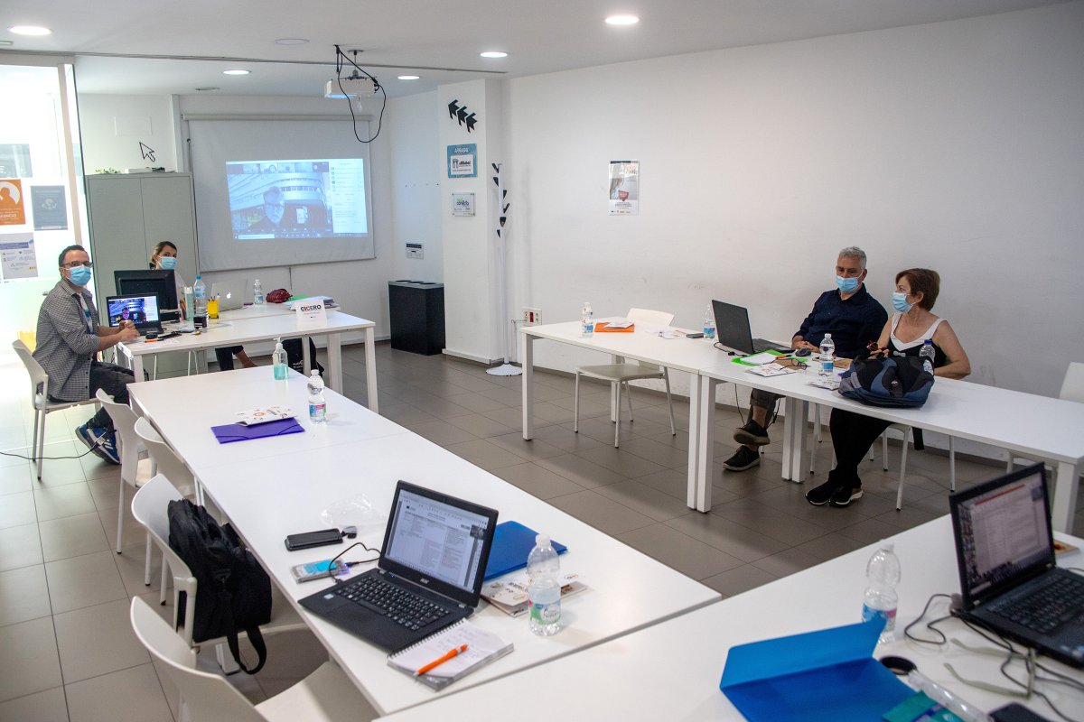 ArrabalAID's tweet photo. Tras reuniones digitales, las entidades del programa #CICEROProject #ErasmusPlus nos encontramos en #Málaga para hacer balance y organizar los detalles sobre la base de datos, concurso y próximos eventos del proyecto, cuyo objetivo es desarrollar las competencias digitales. https://t.co/BoNOZ7tCoE