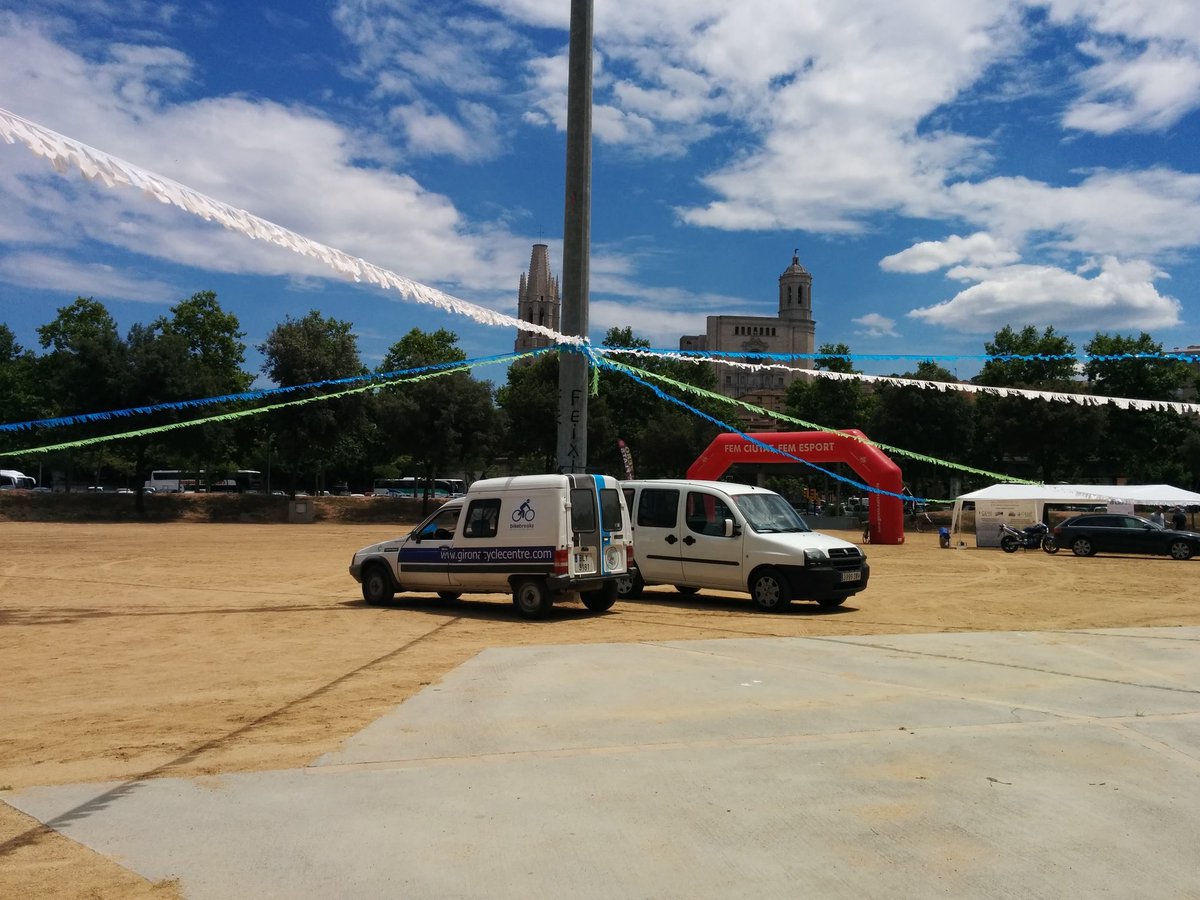 Girona Cycling Festival memories.. Guess the year.. (of the festival, not the car 😂) #gironacyclingfestival
