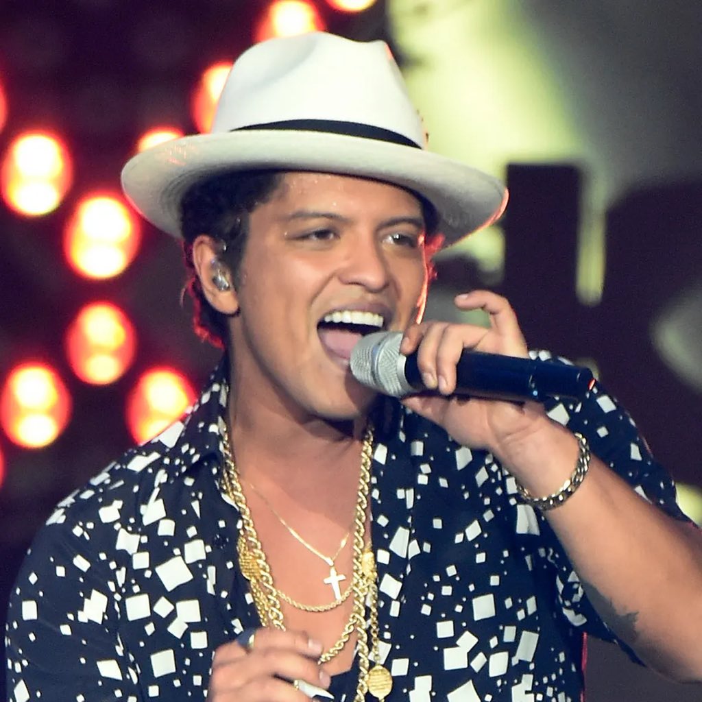 AkeemSharyzal's tweet photo. Bruno mars                           Mas Bruno https://t.co/yz3pJAt4DK