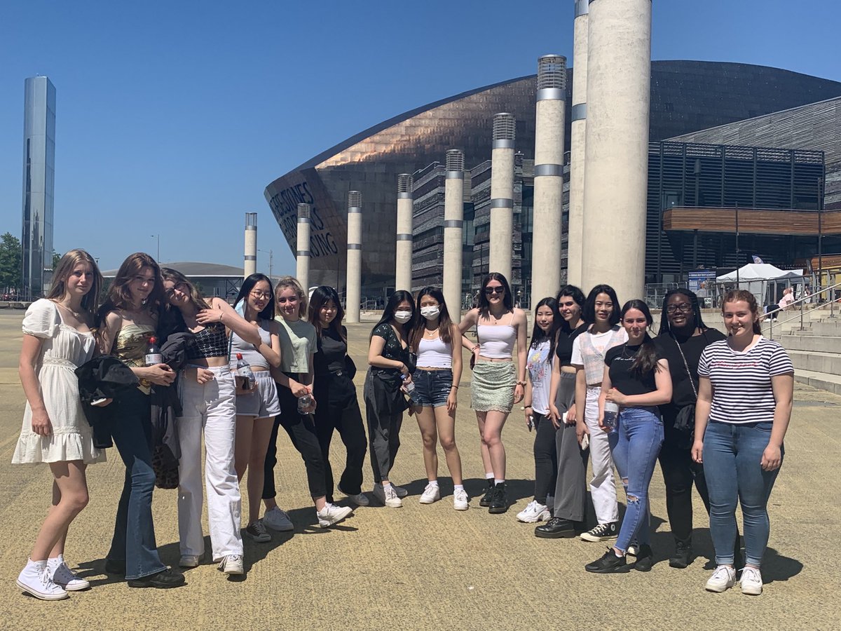 Trip to Cardiff, shopping and boat trip around the bay - a perfect day out!