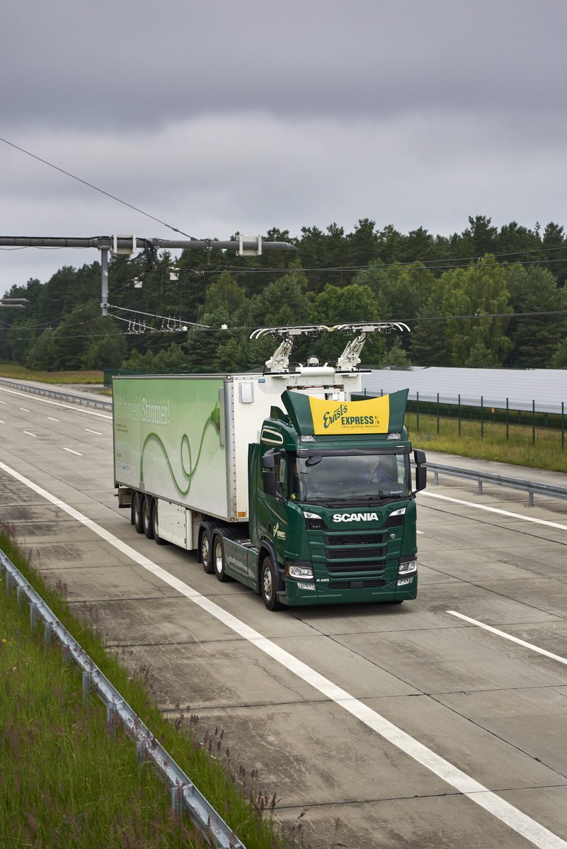 Sveriges industriella struktur spänner från gruvor till stridsplan och allt däremellan. Det handlar om sättet att producera produkten, hur vi tillverkar klimatsmart, allt ingår i utmaningen där vi hela tiden lär av varandra och drar nytta av det bästa. produktionslyftet.se/produktionslyf…